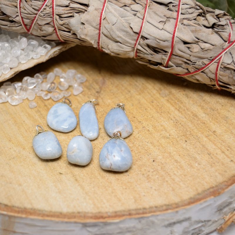 Calciet blauw hanger